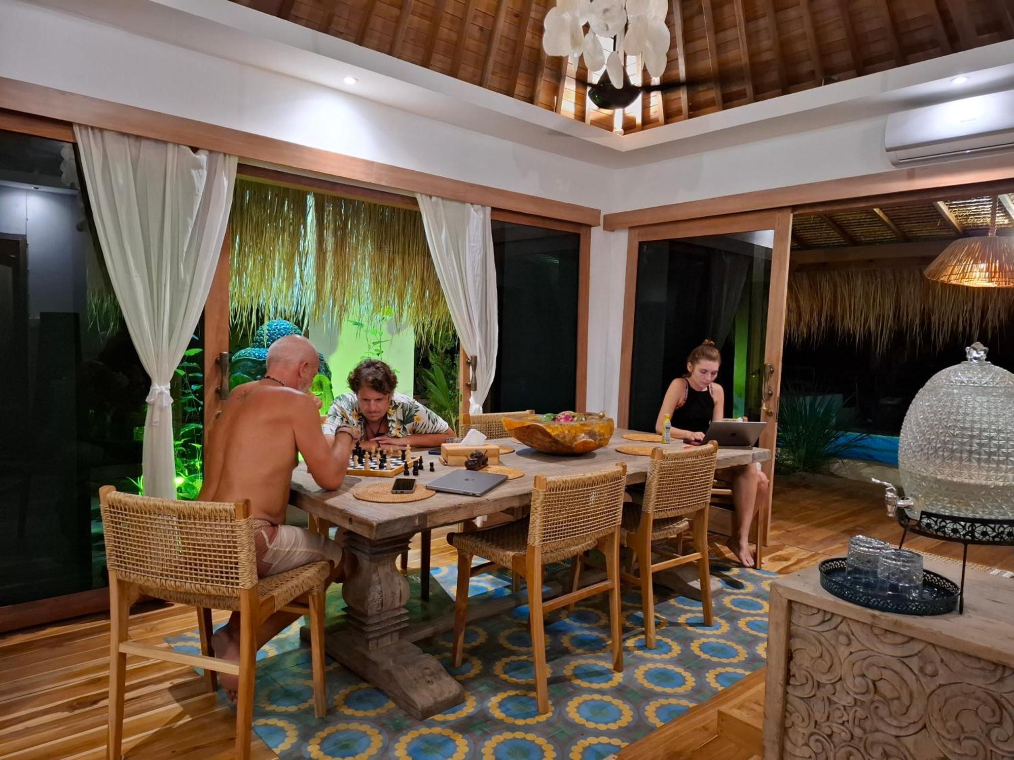 Mandala Beach Healing Rooms Гили-Эйр Экстерьер фото